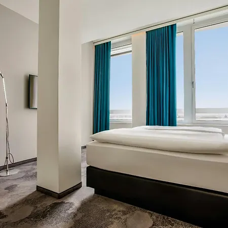 Motel One Muenchen-Campus-2