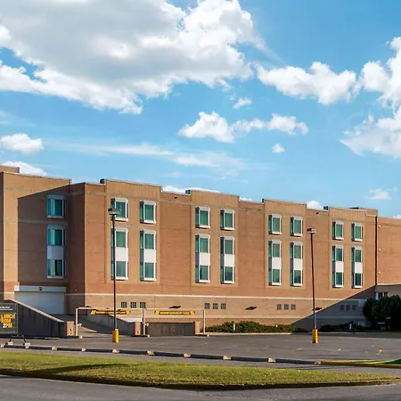 Clarion Hotel & Suites-3