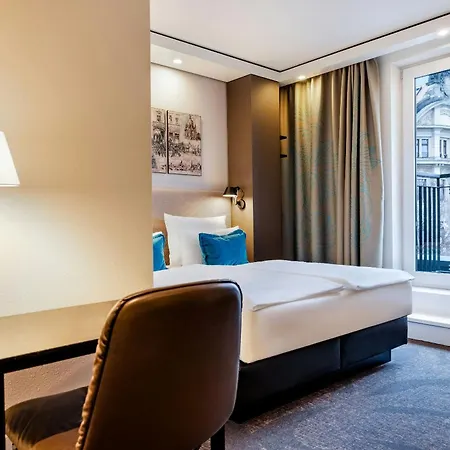 Motel One Dresden-Palaisplatz-3