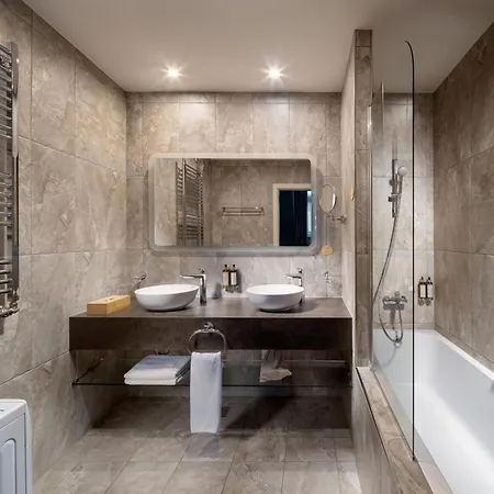 Mamaison Residence Izabella Budapest-3