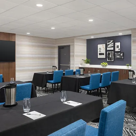 Hampton Inn & Suites By Hilton Windsor-3