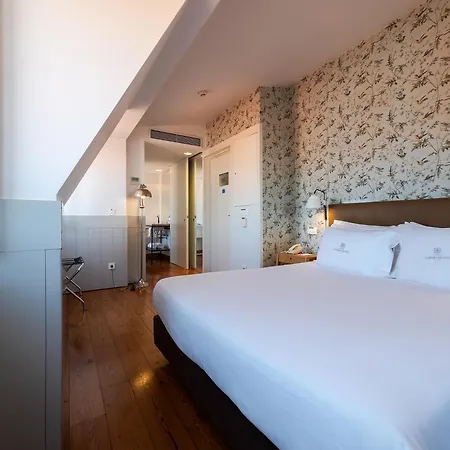Lisboa Carmo Hotel-3