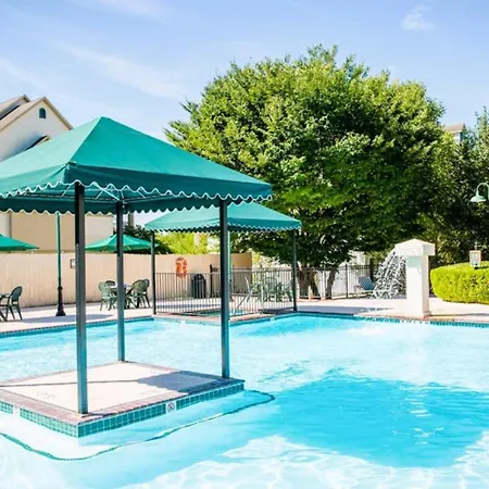 French Quarter Resort By Coolvacay-2