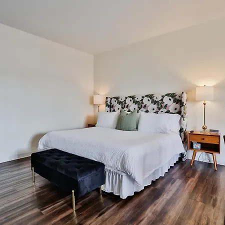 Urban Collective Boutique Hotel-3