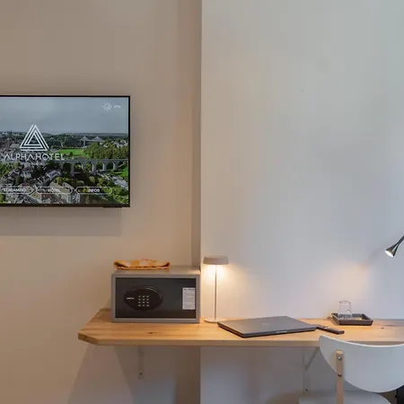 Hotel Alpha-2