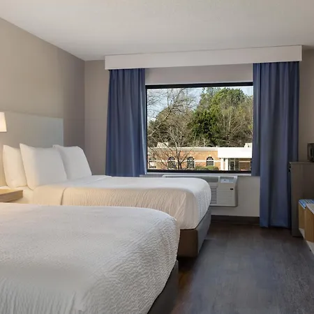 Lake Norman Inn And Suites-3