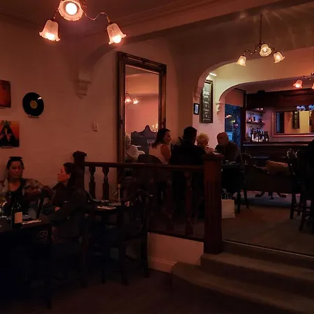 Victoria House Motel And Wine Bar-2