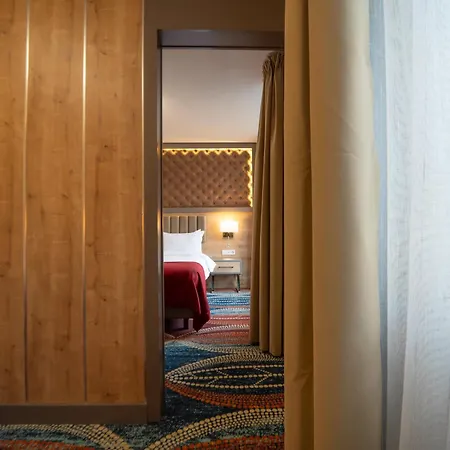 Art Hotel Rotterdam-Fully Renovated-2