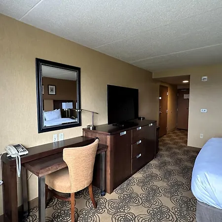 Doubletree By Hilton Bay City - Riverfront-2