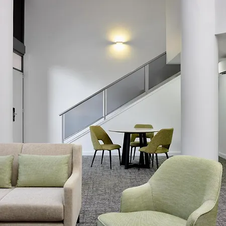 Meriton Suites Waterloo-2