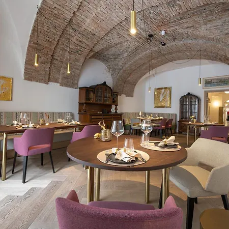 Boutiquehotel Zum Goldenen Hirschen-2