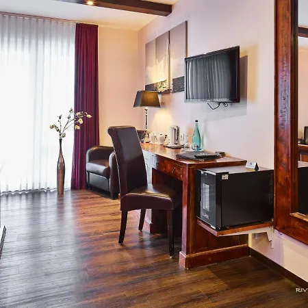 Riverside Hotel-2