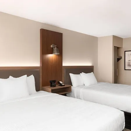 La Quinta Inn & Suites By Wyndham Bessemer-3