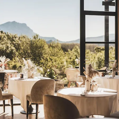 Les Lodges Sainte-Victoire Hotel & Spa-3