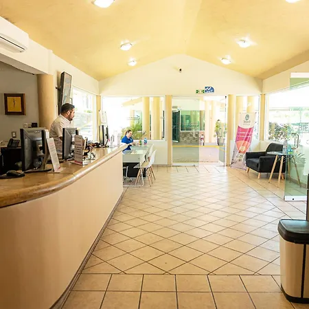 Hotel Splash Inn-3