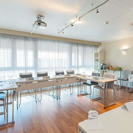 Ibis Styles Toulon Centre Port-2