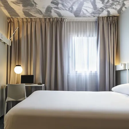 Ibis Clamart Paris Velizy-2