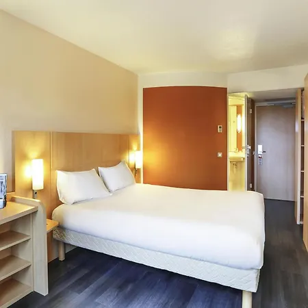 Ibis Etampes-2