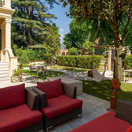 Unahotels Villa Dei Platani Foligno-3