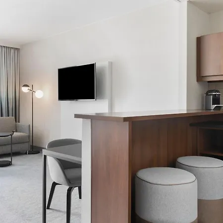 Courtyard By Marriott Basel-2