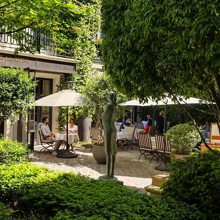 Hôtel Le Pavillon de la Reine-3