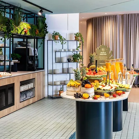 Novotel Madrid Feria And Airport-3