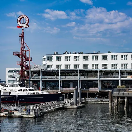 Coast Lonsdale Quay Hotel-3
