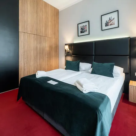 Hotel Noir-3