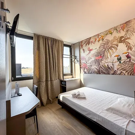 Continental Urban Art Hotel-3