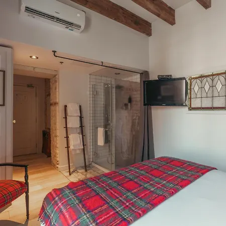 Auberge Place D'Armes-2