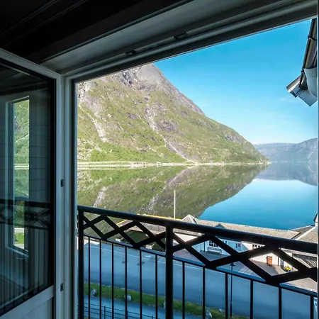 Voringfoss Hotel-3