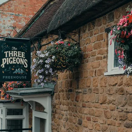 The Three Pigeons-2