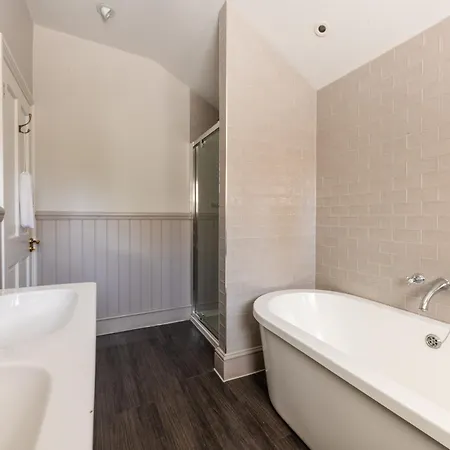 The Royal Wells Hotel, Tunbridge Wells - The Coaching Inn Group-3