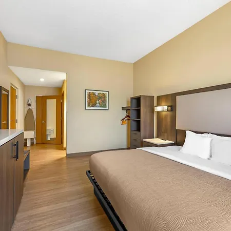 Quality Inn & Suites Bellville - Mansfield-3