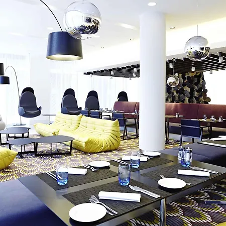 Novotel London Brentford-3