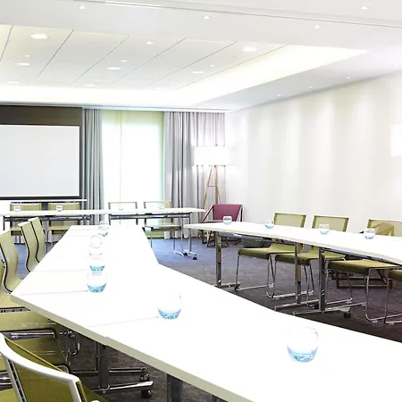 Novotel London Brentford-2