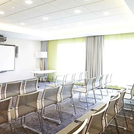Novotel London Brentford-2