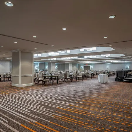 Delta Hotels By Marriott Montreal-3