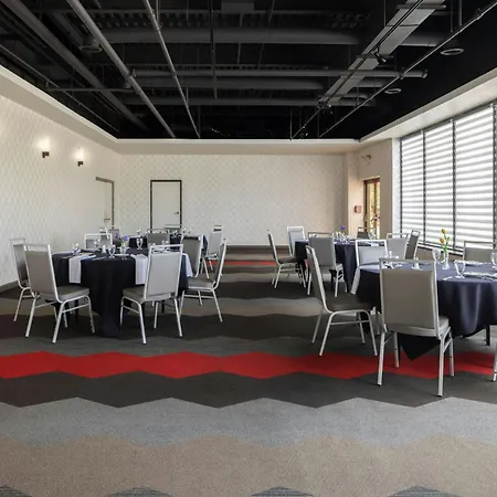 Four Points By Sheraton Detroit Novi-3