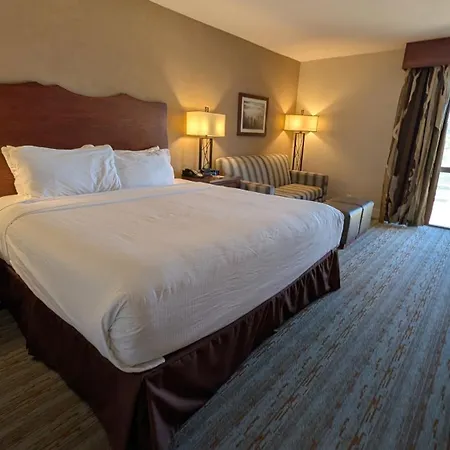 Wyndham Visalia-2