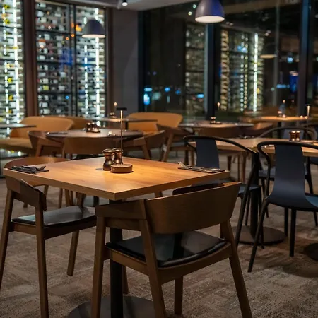 Q Hotel Plus Wroclaw-2