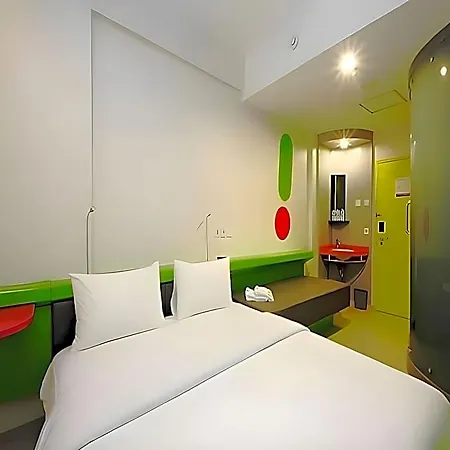 Treepark Hotel Jakarta Airport-2