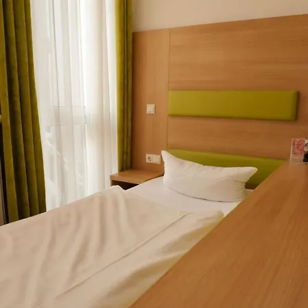 Aviva Hotel By Apolonia-3