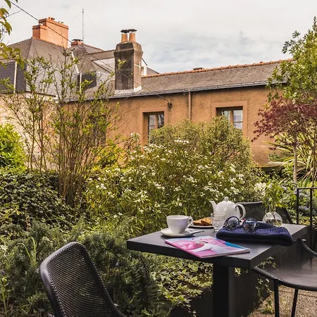 L'Hôtel - Face au Château-3