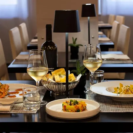 Holiday Inn Genoa City By Ihg-2