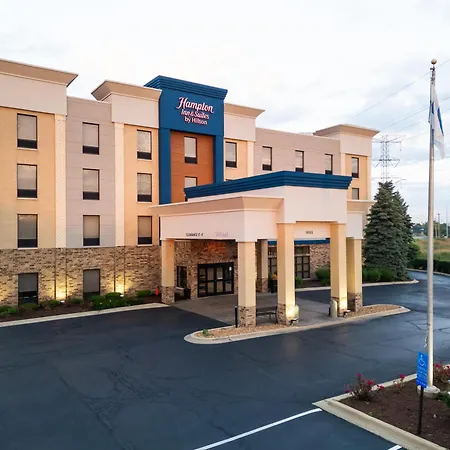 Hampton Inn & Suites Addison-2