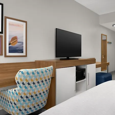 Hampton Inn & Suites Lake City-2