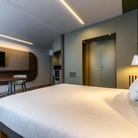 Novotel Suites Reims Centre-3