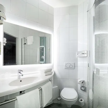 Ibis Locarno-3