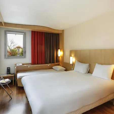 Ibis Etampes-2